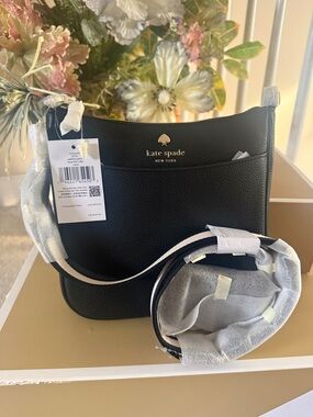 Kate Spade Crossbody pebble leather Brand New Authentic 8.5x8